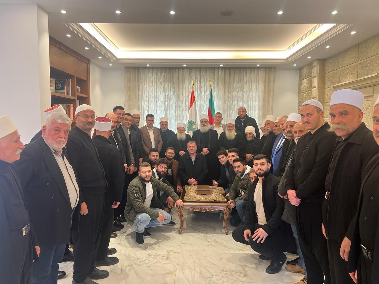 شيخ العقل في لبنان إتصل بميقاتي والحريري وتلقى اتصالاً من أرسلان