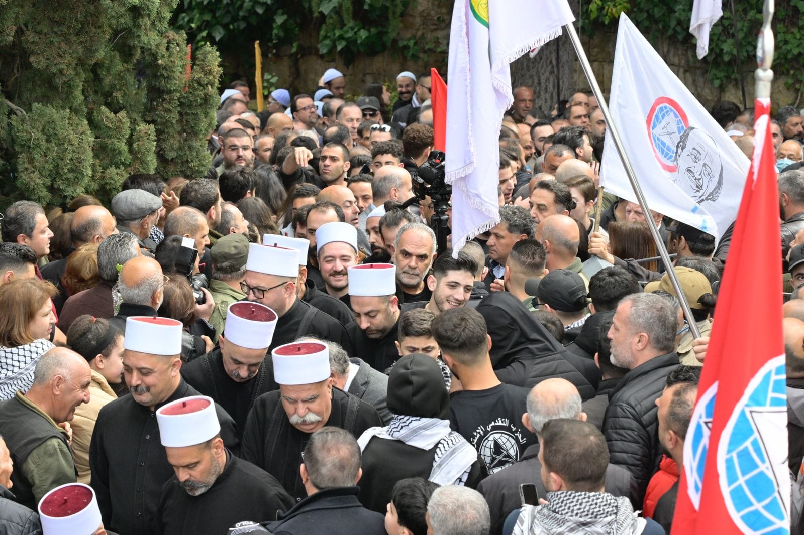 حشود أمّت ضريح كمال جنبلاط في الذكرى 47 للإستشهاد