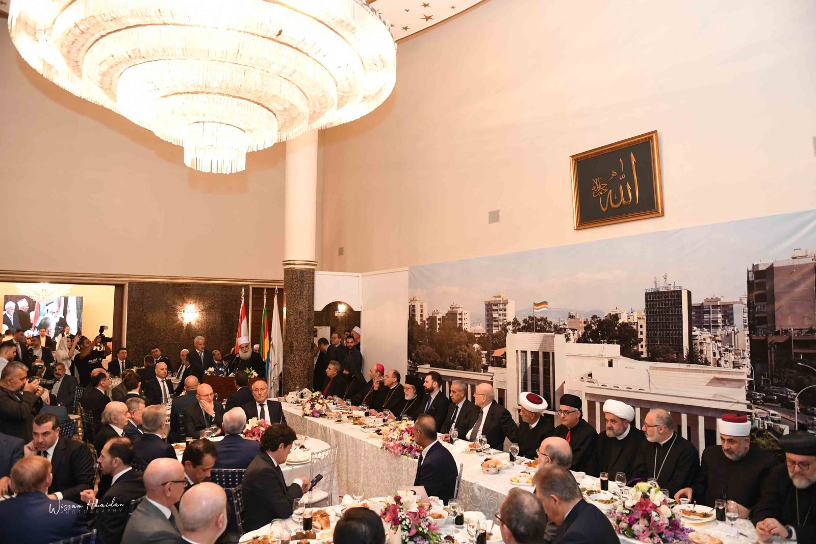 بالصور والفيديو: إفطار في دار الطائفية الدرزية في بيروت