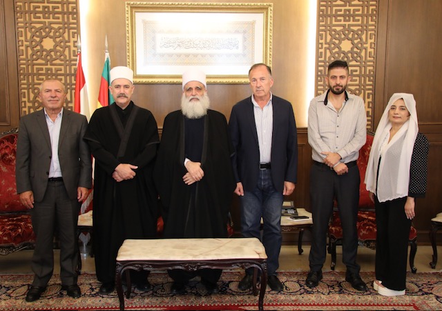 شيخ العقل عقد اجتماعات عمل مع لجان المجلس المذهبي