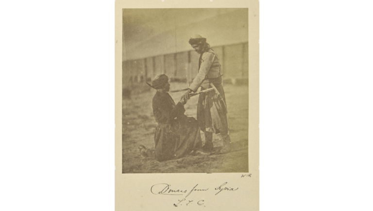 صورة لدروز سوريا بين عامَي 1855 – 1856 بواسطة Albumen silver print