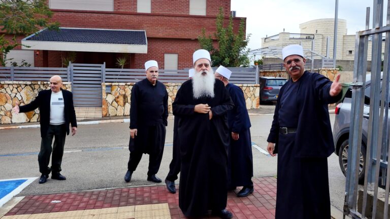طريف يعايد الطوائف المسيحية بالفصح طريف يعايد الطوائف المسيحية بالفصح
