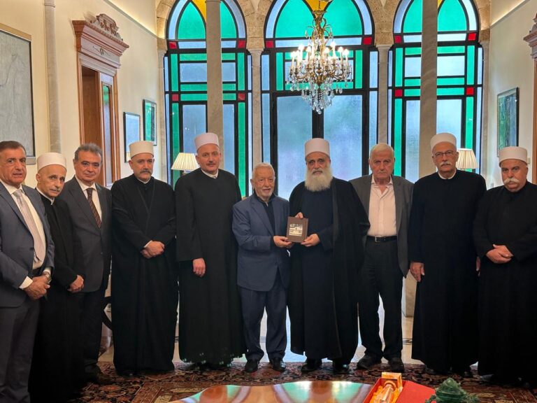 شيخ العقل في لبنان يكرّم سليم خير الدين