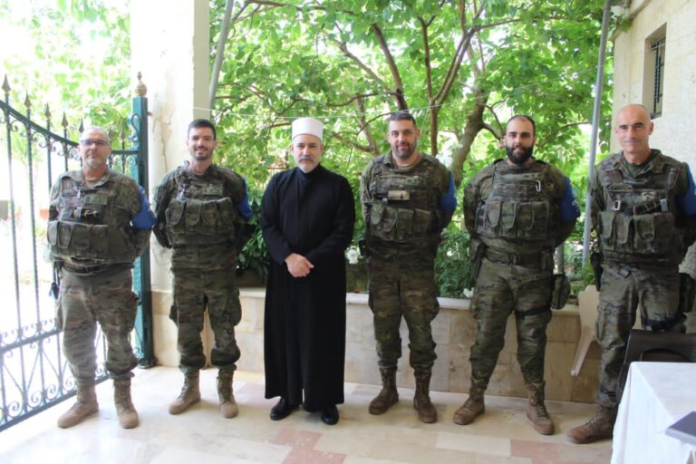 ضباط من اليونيفيل زاروا مستشار شيخ العقل وسام سليقا ضباط من اليونيفيل زاروا مستشار شيخ العقل وسام سليقا