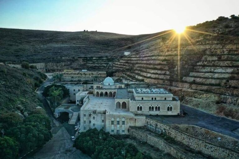كما مكة وكنيسة القيامة… شكيب أرسلان: يحق للدروز الإفتخار بمقام النبي شعيب مقام النبي شعيب