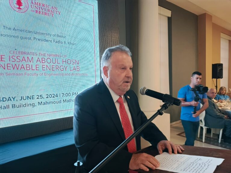 الجامعة الأميركية تطلق إسم عصام أبو الحسن على مختبر الطاقة المتجددة