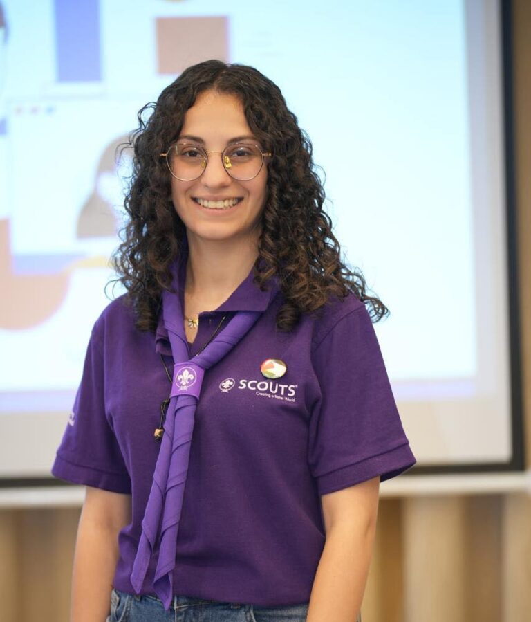 عزة المغربي تقدّم ورشة عمل كشفية في مسقط