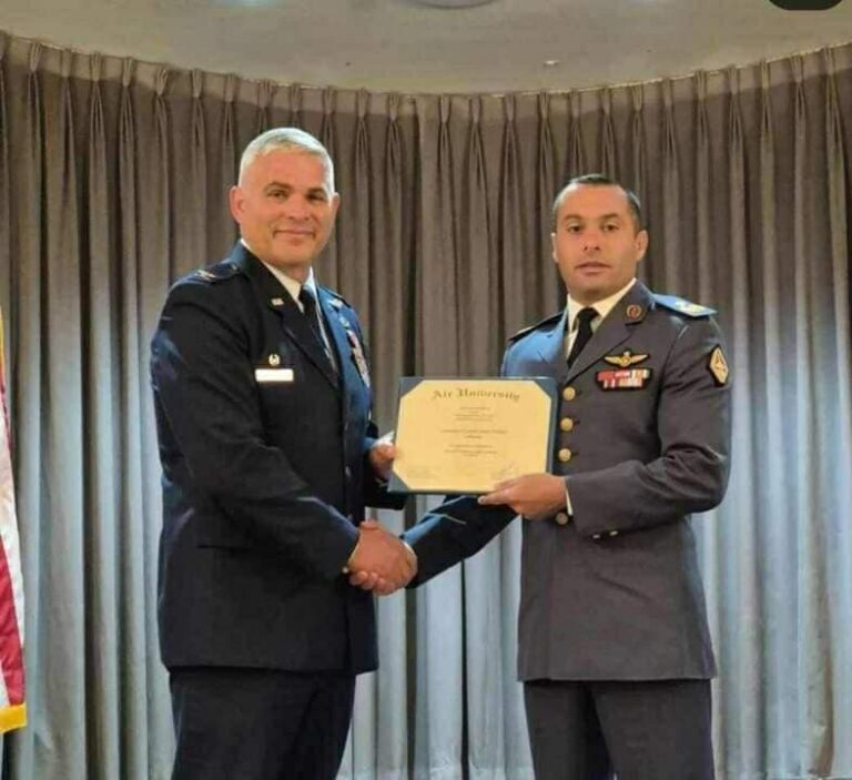 شهادة من كلية القيادة والأركان الجوية الأميركية للمقدم ملاعب