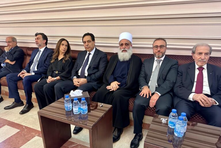 شيخ العقل قدّم التعازي بالرئيس الحص وتواصل مع جنبلاط شيخ العقل قدّم التعازي بالرئيس الحص وتواصل مع جنبلاط