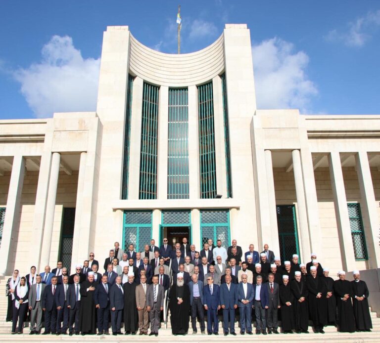 سماحة شيخ العقل ترأس الاجتماع الأول للمجلس المذهبي الجديد بحضور جنبلاط