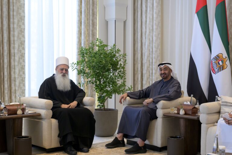 دور الشيخ موفق طريف في تعزيز الوحدة الدرزية ودعم قضايا السويداء الشيخ موفق طريف